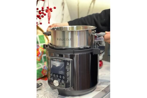 Nồi áp suất điện đa năng Instant Pot Pro 10 trong 1