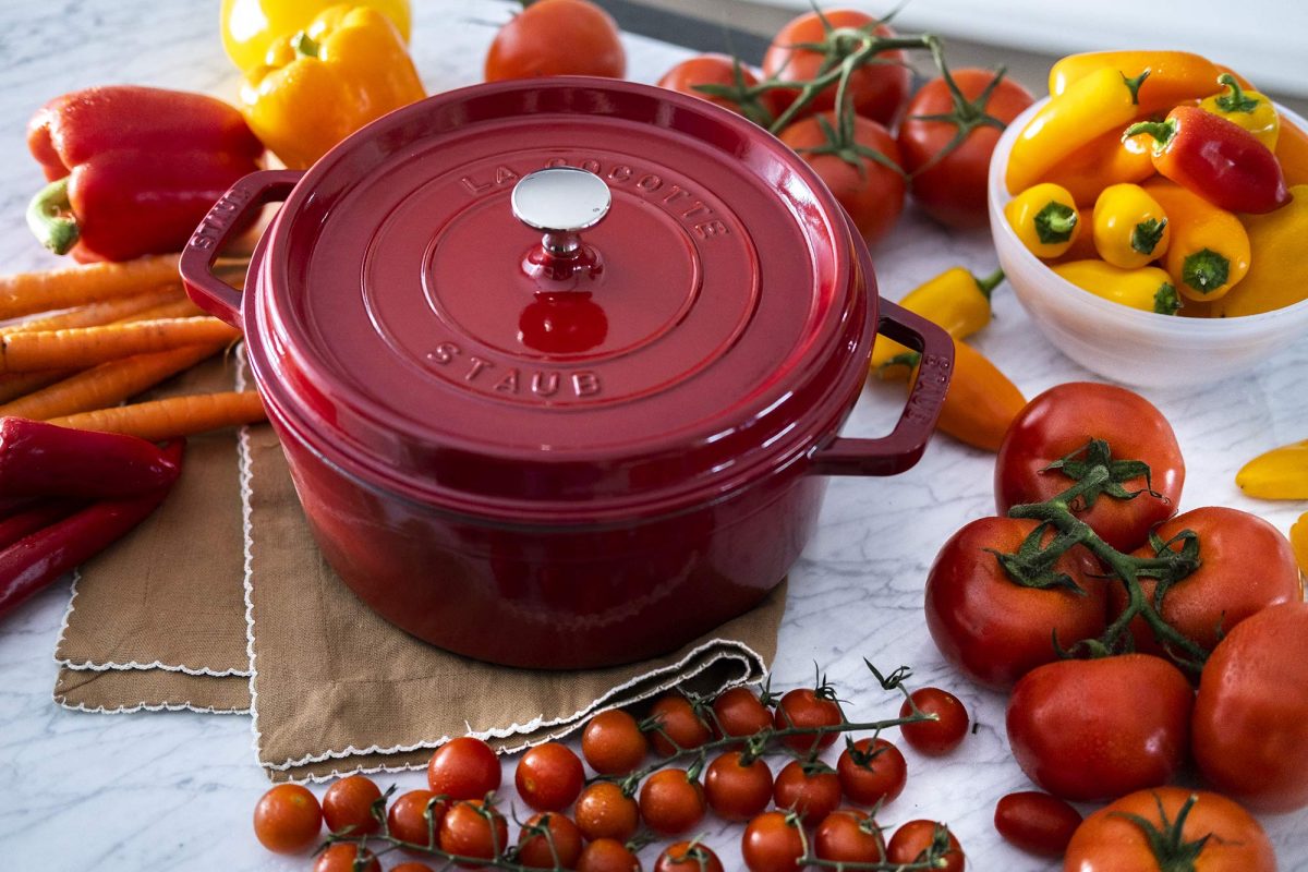 Nồi gang tròn STAUB COCOTTE CHERY 28CM màu đỏ