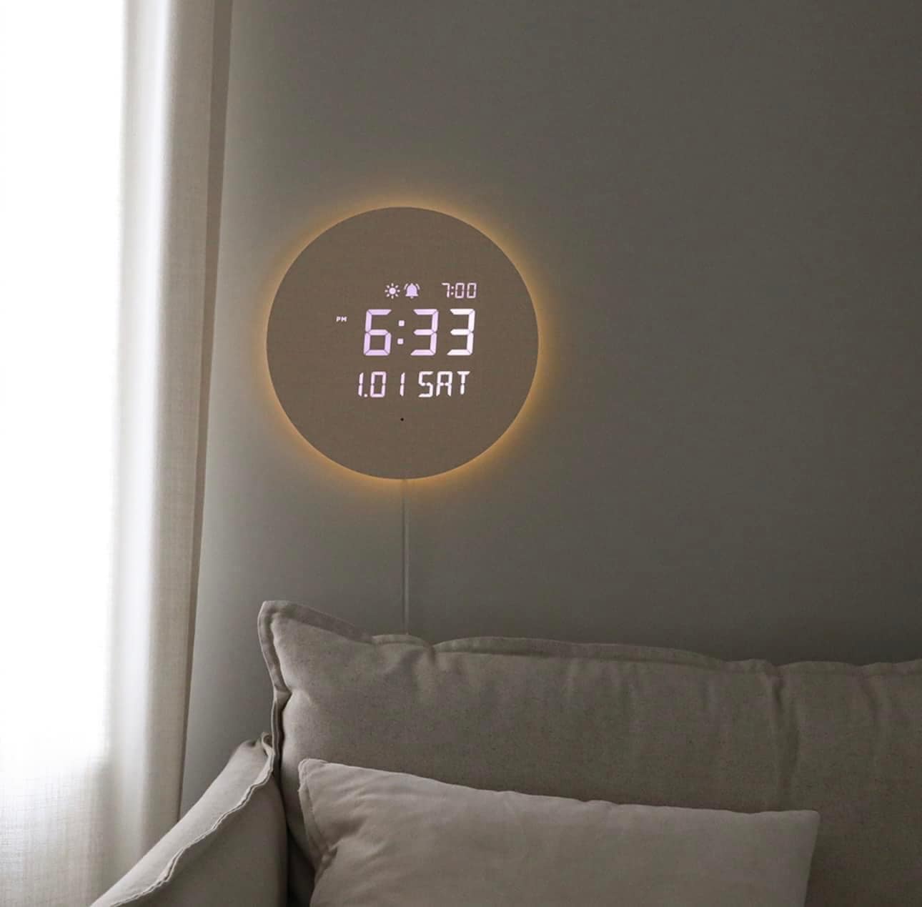 Đồng hồ treo tường LED có đèn nền trăng tròn MOOAS