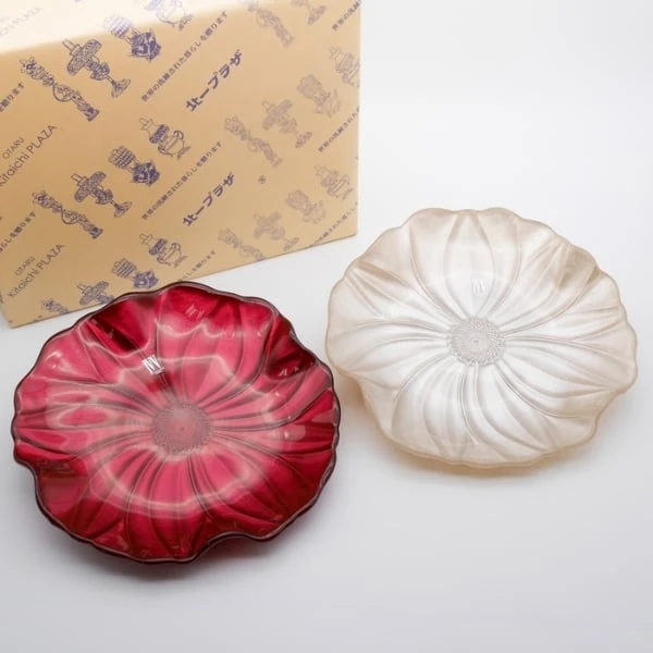 Đĩa pha lê IVV Magnolia đỏ 22cm