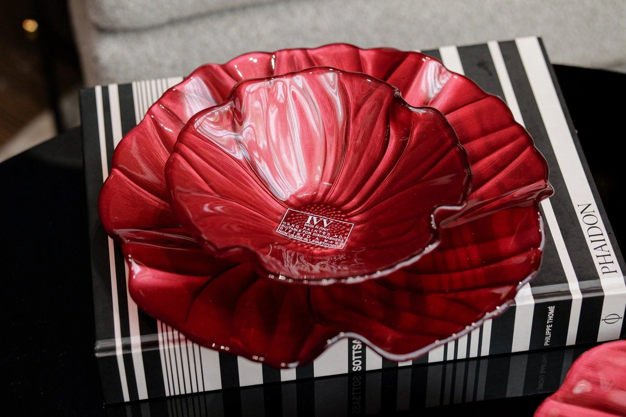 Đĩa MAGNOLIA 37cm đỏ – Pha Lê Chính Hãng ADA Việt Nam
