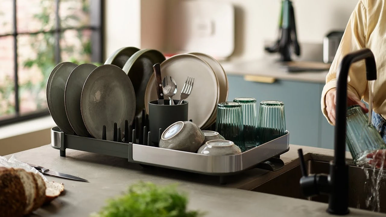 Joseph Joseph DUO Expanding Stainless-steel Dish Rack | 851680 - YouTube