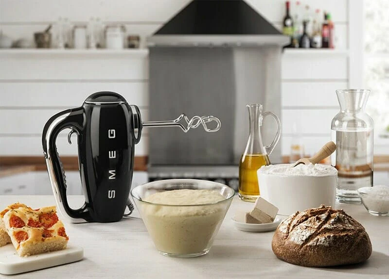 Máy Đánh Trứng Trộn Bột Cầm Tay Smeg HMF01PBEU