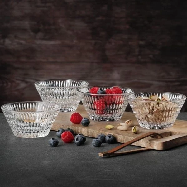 Bộ 4 bát pha lê Nachtmann Ethno 16,5cm này kết hợp thiết kế cổ điển với chức năng để đưa món salad và các món ăn kèm lên một tầm cao mới. Bộ 4 bát pha lê Nachtmann Ethno 16,5cm này kết hợp thiết kế cổ điển với chức năng để đưa món salad và các món ăn kèm lên một tầm cao mới.