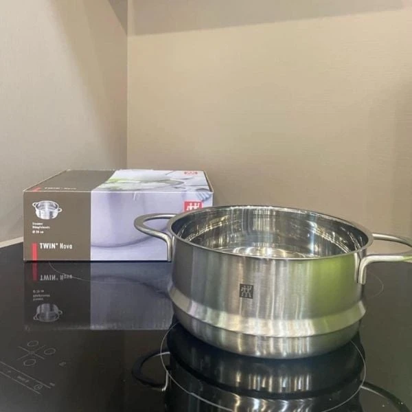 Xửng hấp Zwilling Nova 20cm Được làm bằng thép không gỉ 18/10 chất lượng cao với đường kính 20 cm, SIGMA Clad 3 lớp Xửng hấp Zwilling Nova 20cm Được làm bằng thép không gỉ 18/10 chất lượng cao với đường kính 20 cm, SIGMA Clad 3 lớp